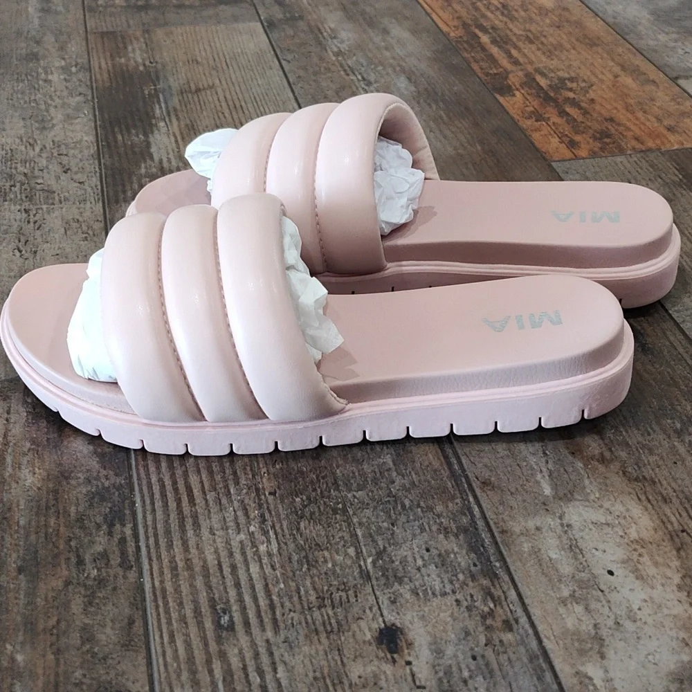 New MIA Pink Slides - Picture 2 of 4